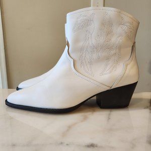 White Embroidery Western boots Depp